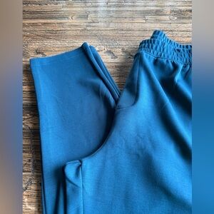 NWT. Glacier Men’s Performance Active Pants.